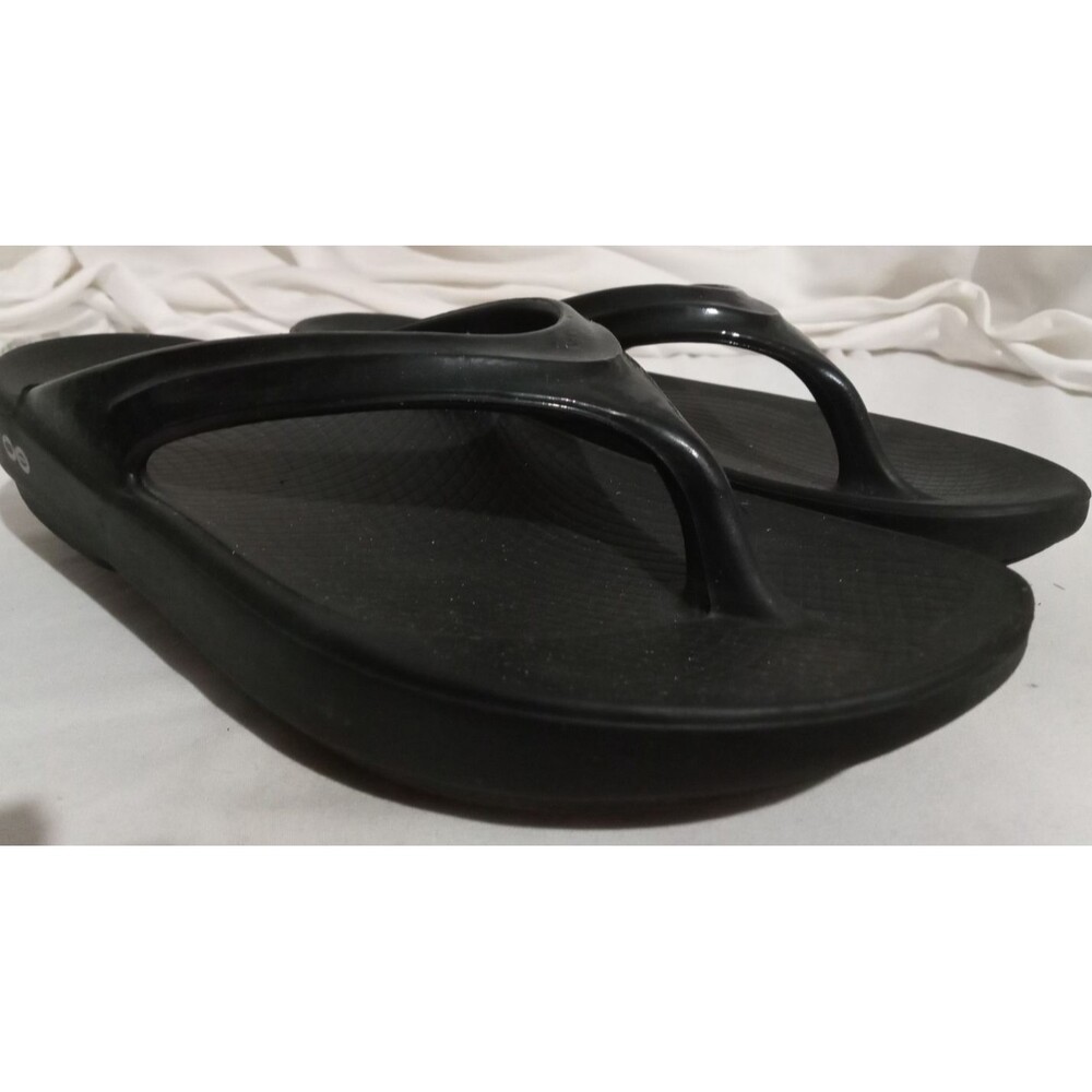 Oofos Oolala Flip Flops Sandals Womens Size W9 Black Slip On Recovery Thong